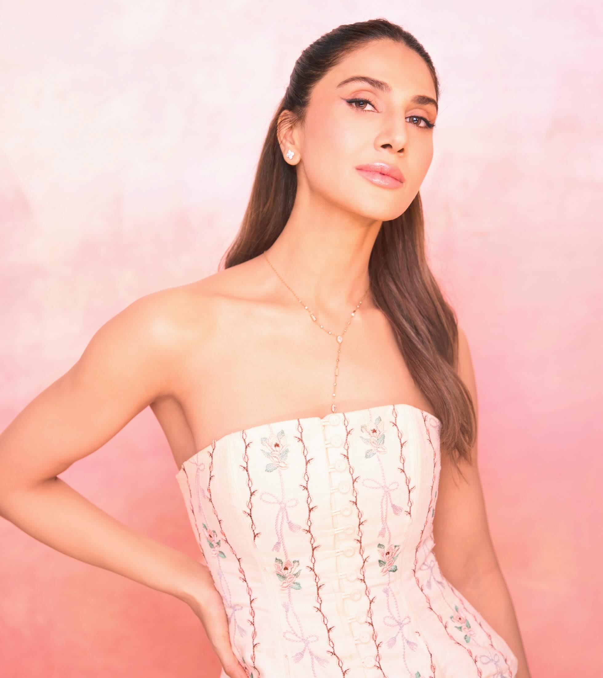 Vaani Kapoor’s Pink Theory Glow: Career, Debut & Elegant Style