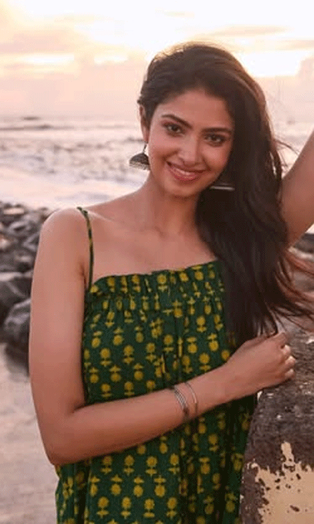 Manasa Varanasi’s Golden Hour Magic: From Miss India to Movies
