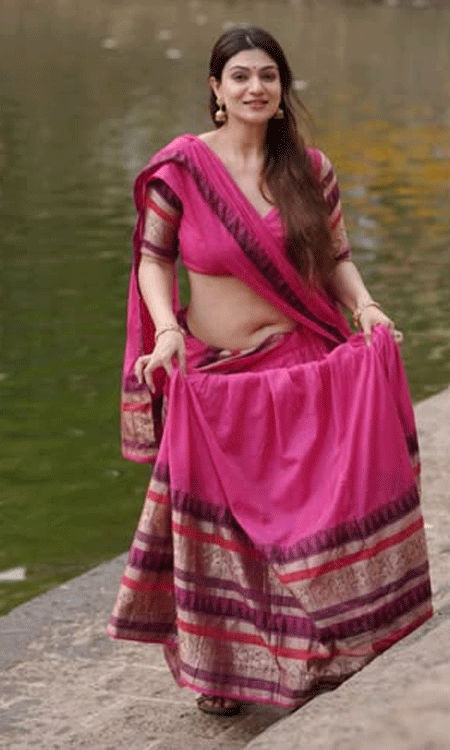 Aditi Gautam’s Pink Saree Elegance: Career from Neninthe to Now
