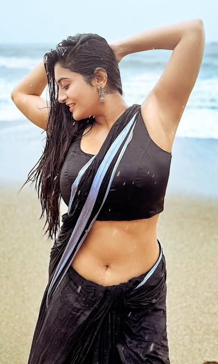Rashi Singh Radiates Joy in a Golden Beach Moment