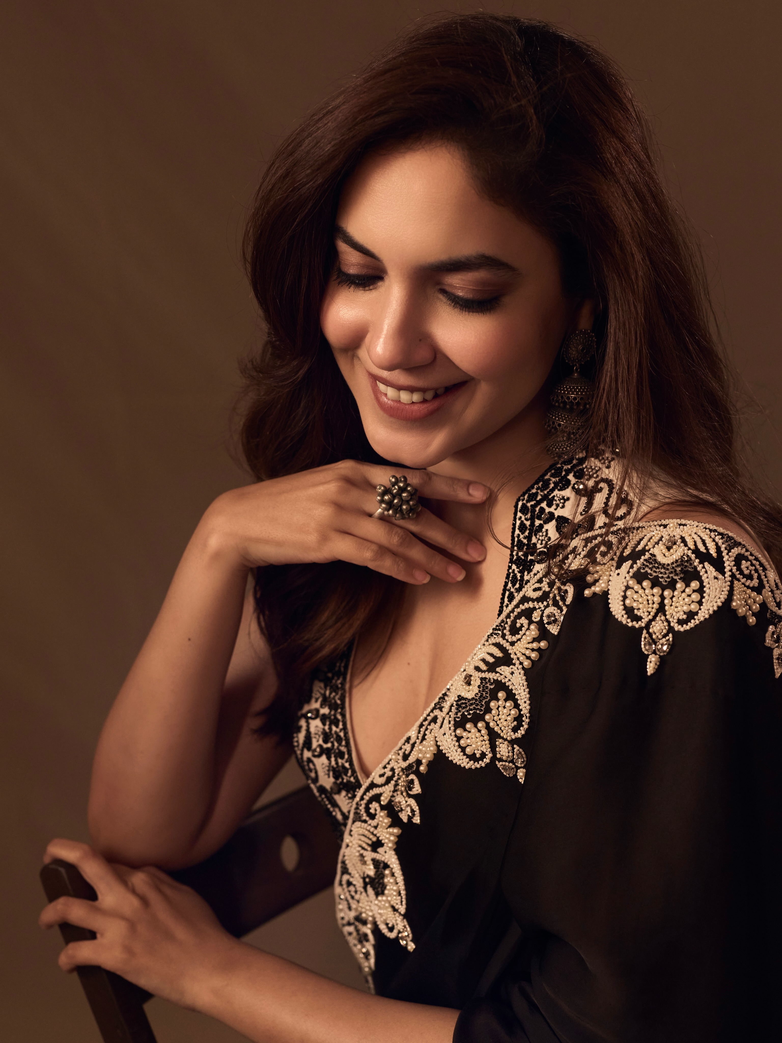 Ritu Varma Stuns in Elegant Black Saree, Fans Cant Stop Admiring Her Grace