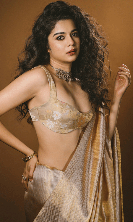 Mithila Palkar Glows in a Golden Saree with Timeless Elegance