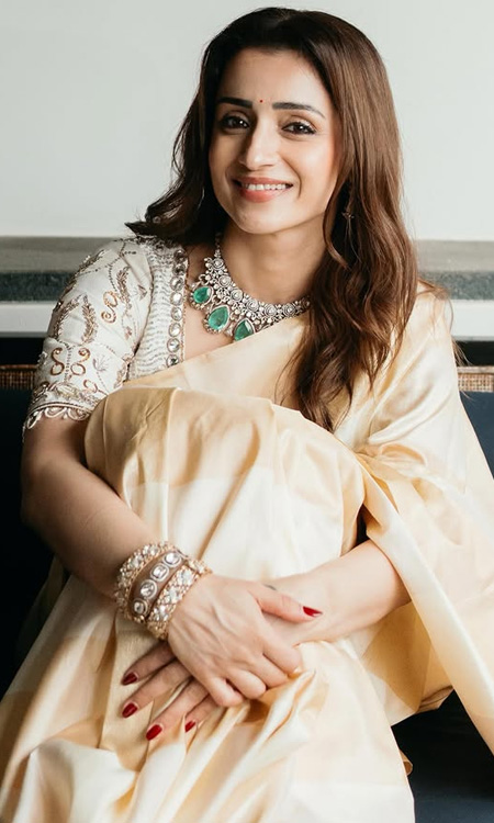 Trisha Krishnans Regal Traditional Look Wins Hearts