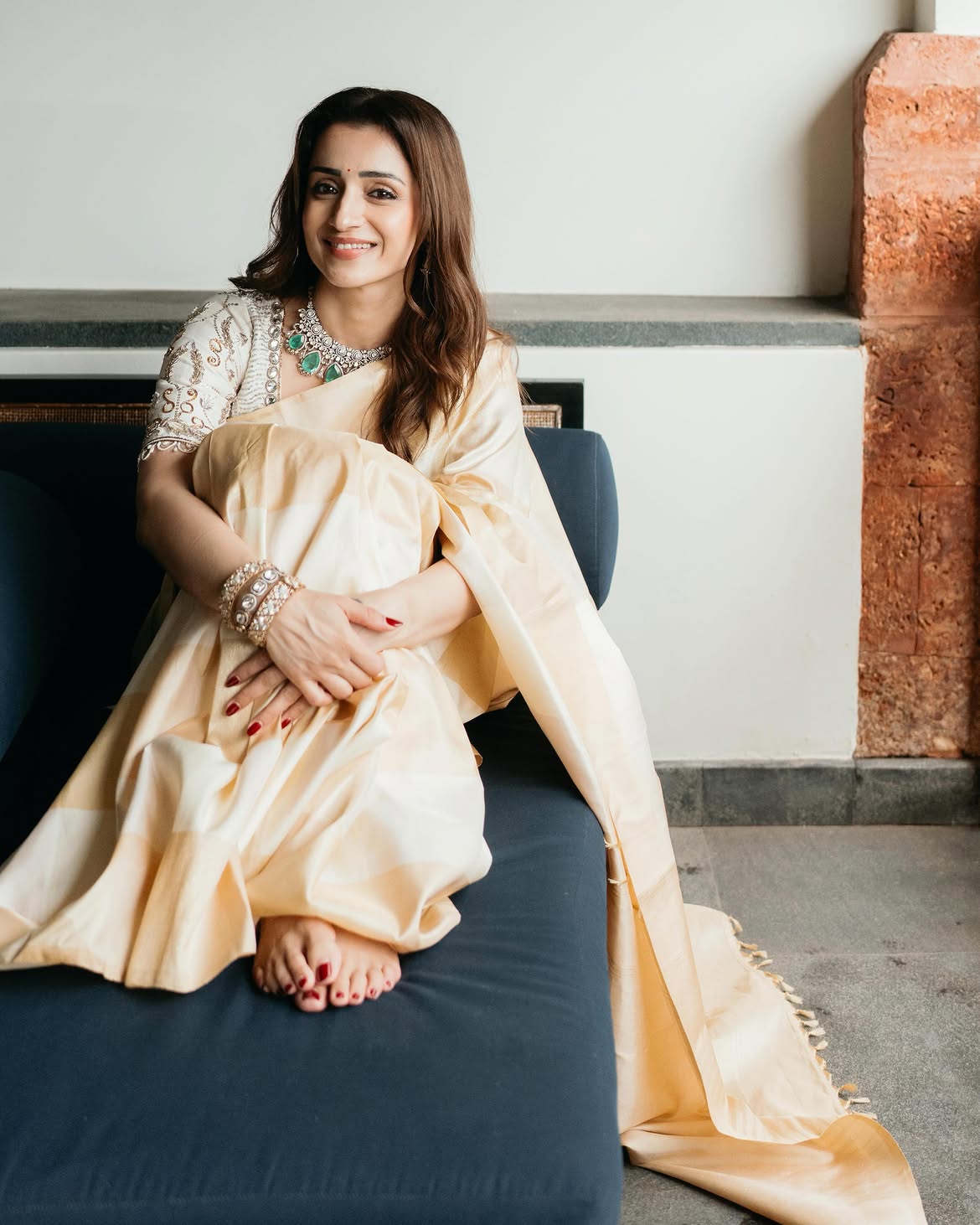 Trisha Krishnans Regal Traditional Look Wins Hearts