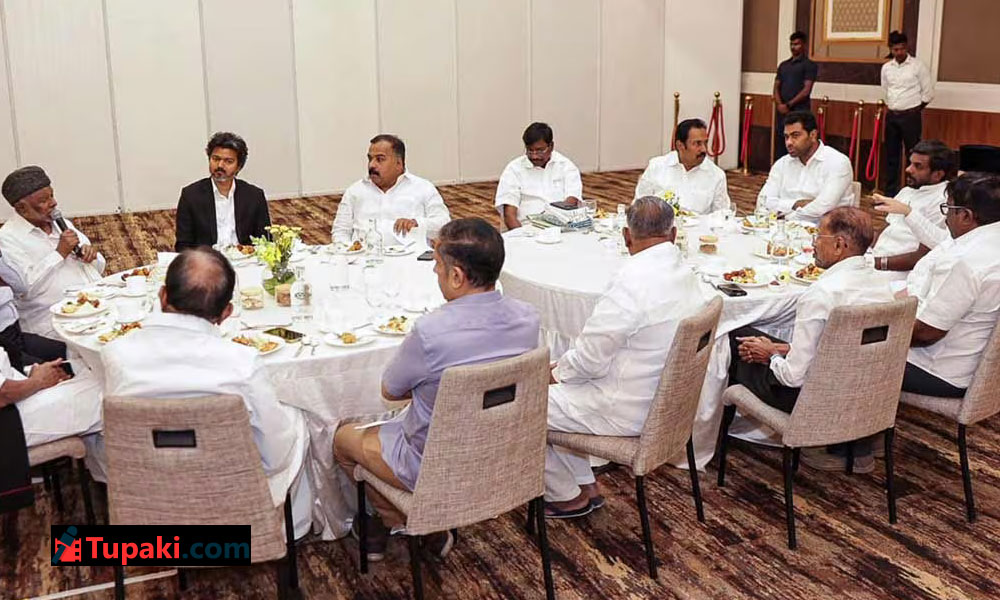 తమిళనాడు సీఎం విజయ్ కు పరీక్ష పెడుతున్న కామ్రేడ్స్