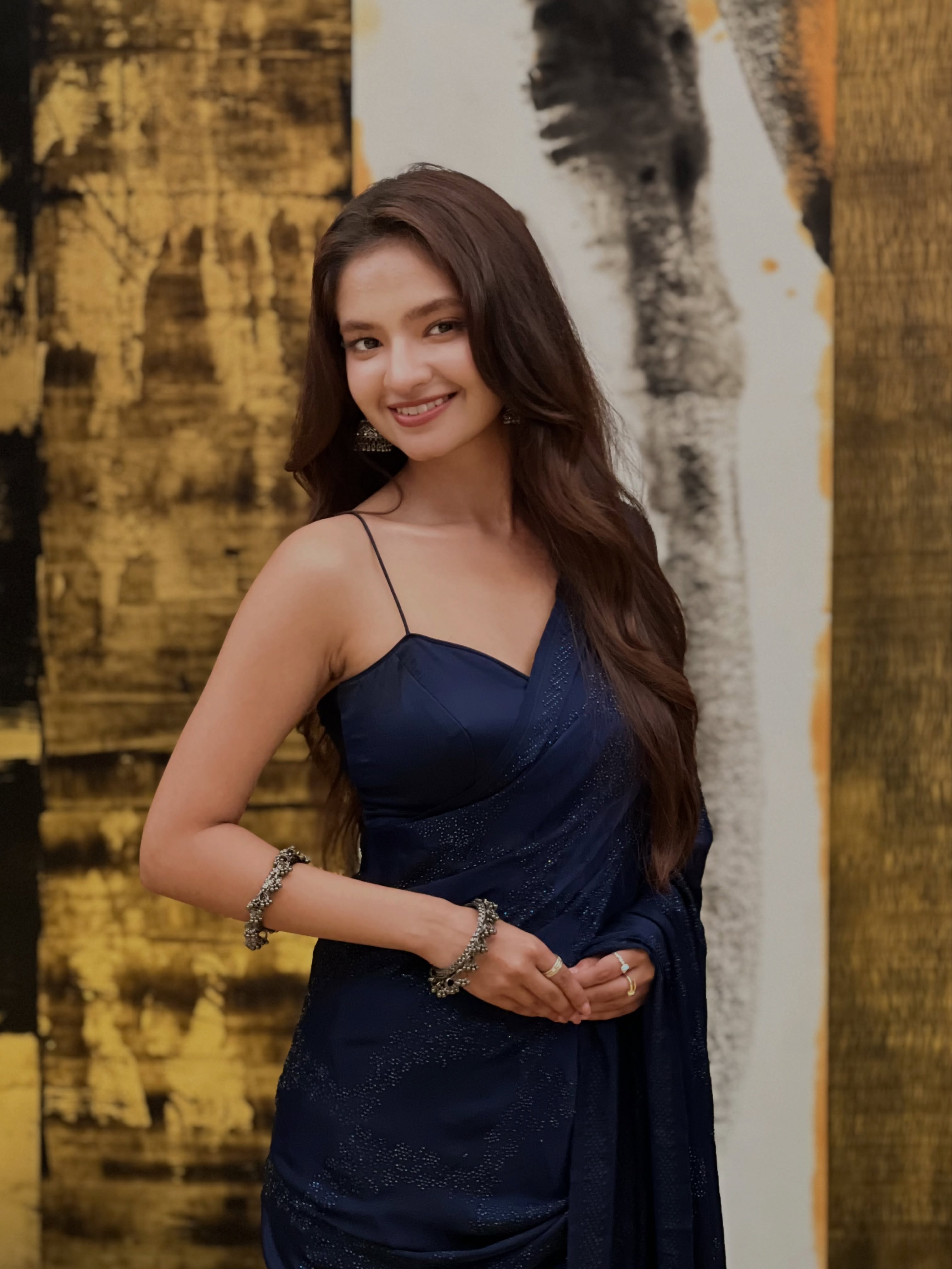 Anushka Sen Stuns in Elegant Navy Blue Saree with Timeless Grace