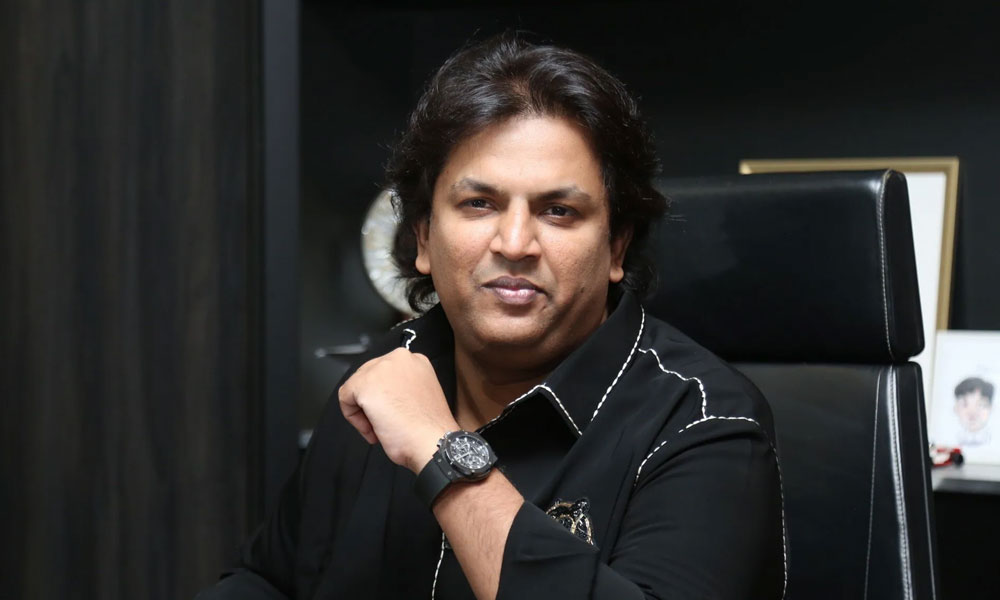 విజయ్ మాట ఇచ్చి మూడేళ్లు.. ఇప్పటికీ స్పందించలేదంటున్న నిర్మాత!