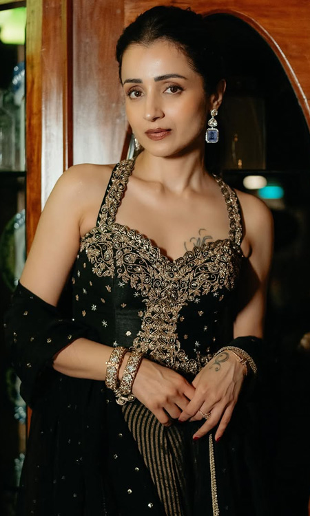 Trisha Krishnans Intense Gaze Steals the Spotlight in Latest Photos