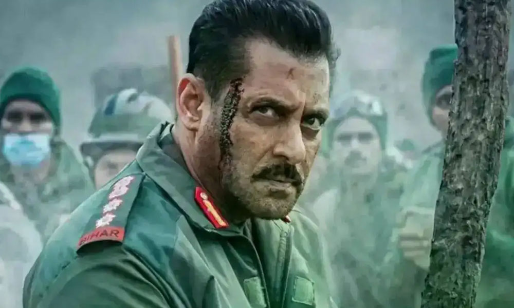 సెన్సార్ షాక్: సూప‌ర్‌స్టార్ సినిమాకి ప‌దే ప‌దే విఘ్నాలు- క‌ష్టాలు