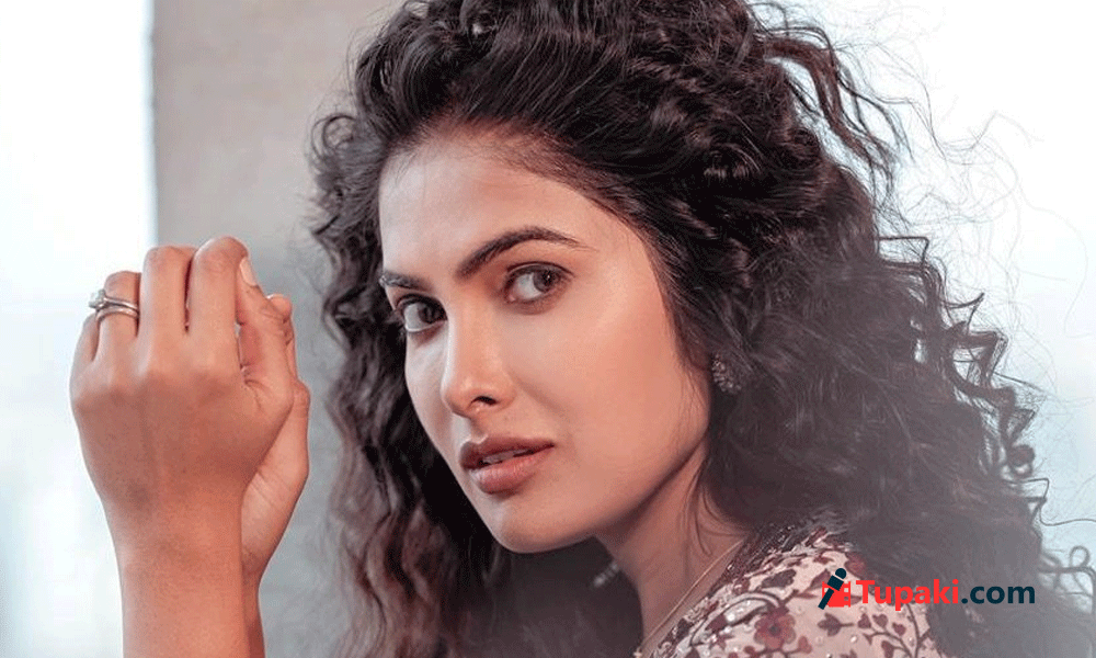 ఎలిగెన్స్ ఓవర్‌లోడ్… ఫ్లోరల్ స్టైల్‌లో దివి వద్థ్యా అదుర్స్!