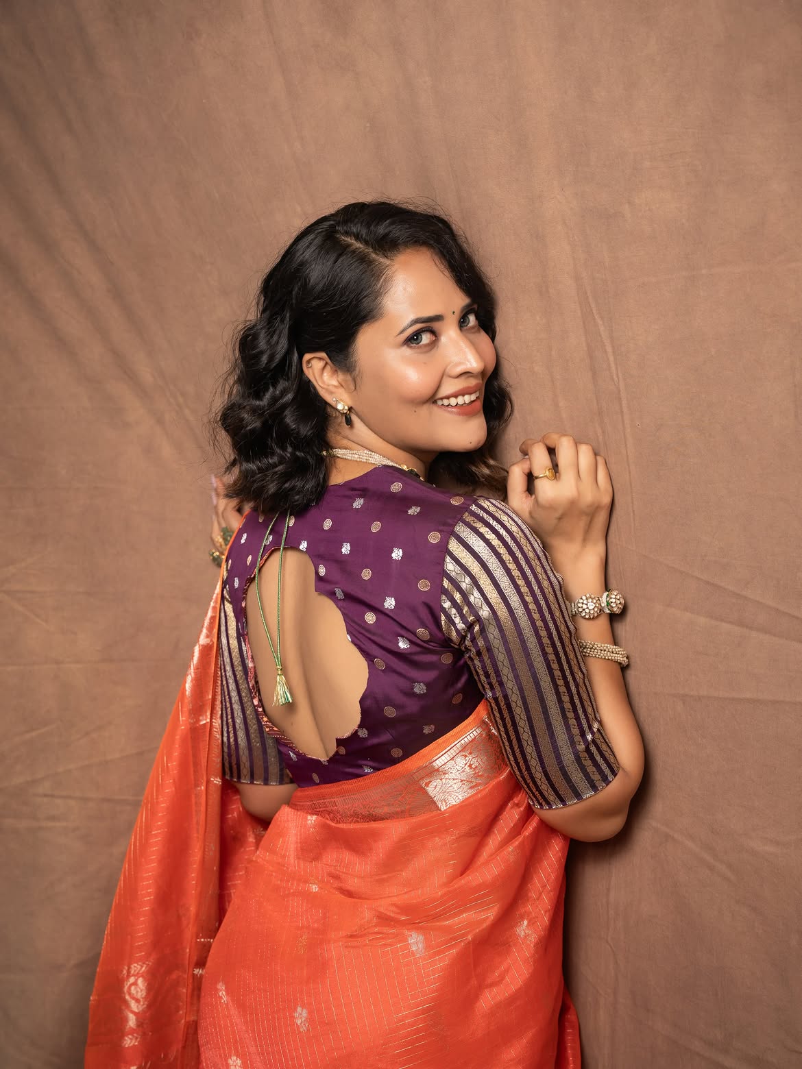 Anasuya Bharadwajs Striking Traditional Saree Look