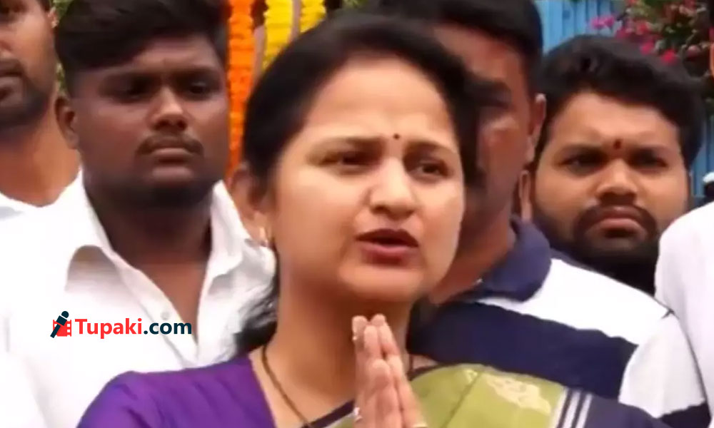 పవన్ తో భేటీ కానున్న వంగవీటి తనయ...రాజకీయ చర్చ ?
