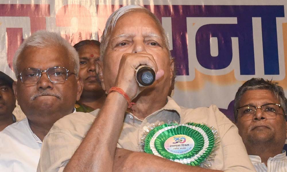 నితీష్ లేని బీహార్ లో ....నిప్పులు చెరిగిన లాలూ !