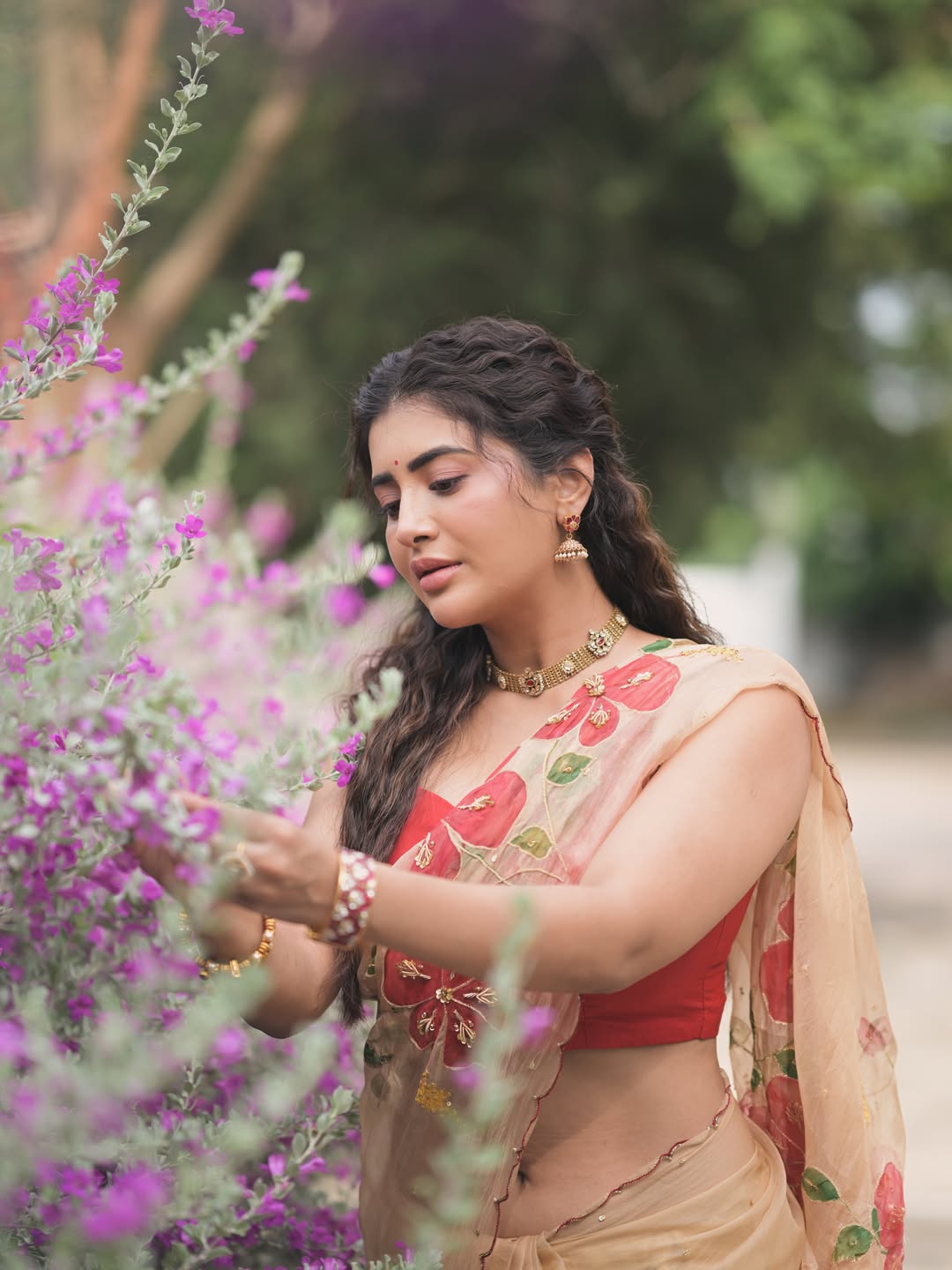 Rashi Singh Stuns in Elegant Saree Look Amid Floral Garden Backdrop