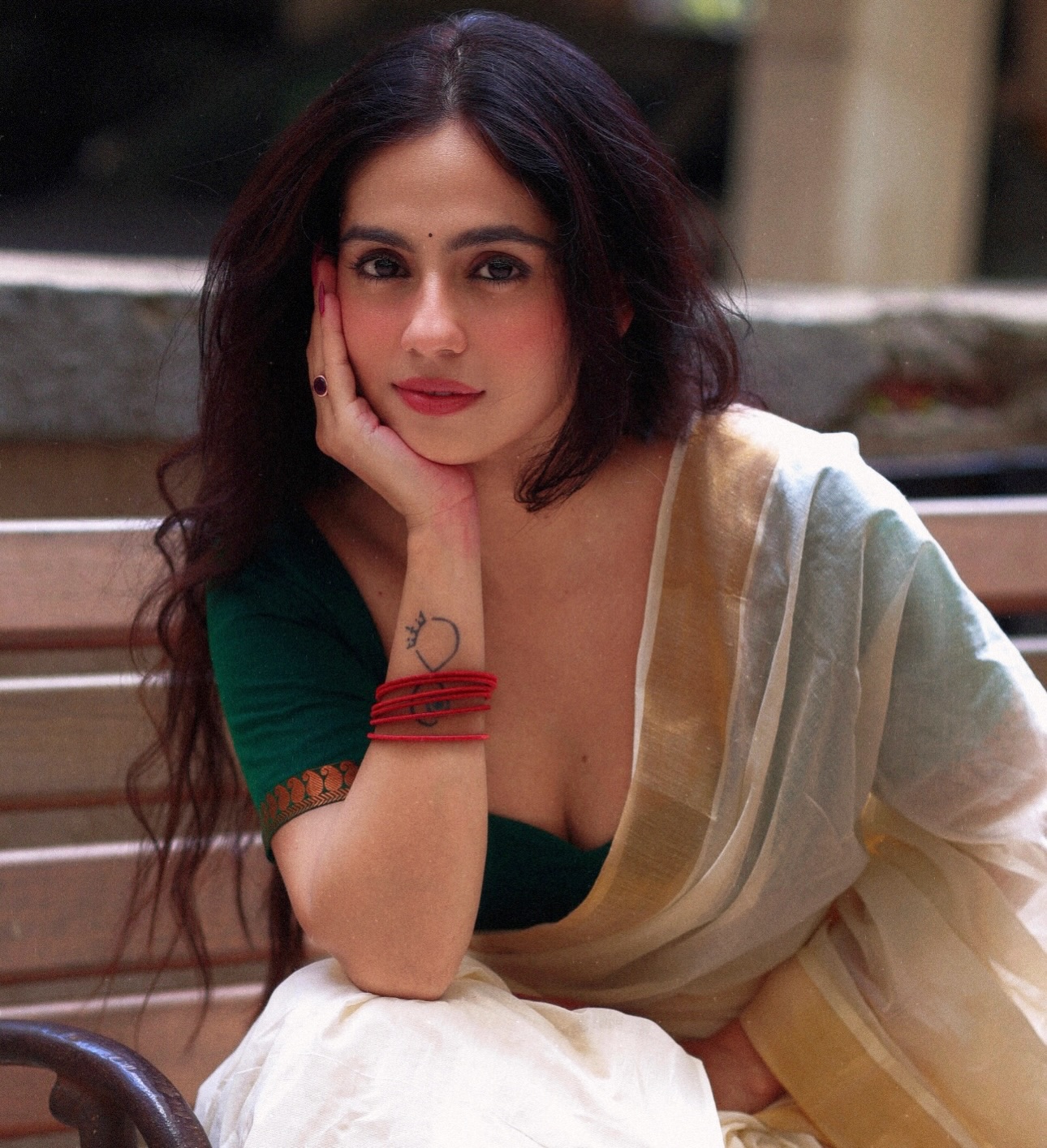 Rose Sardana Captivates in Classic Cream and Green