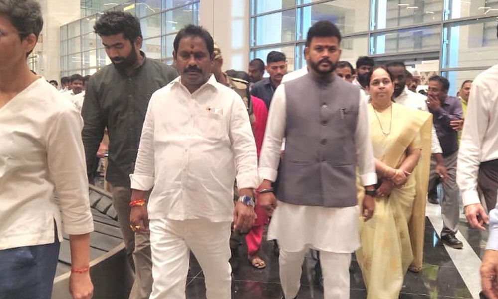 తమ్ముడు హడావుడి ఎందుకోసం ?