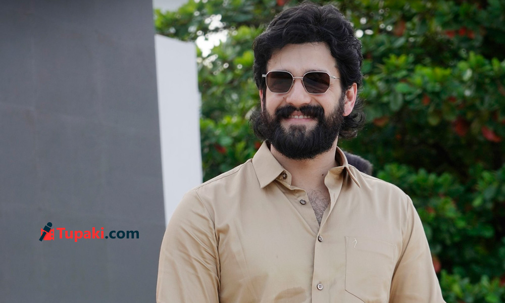 ఇంట్లో బాస్ ఎవరో చెప్పేసిన అఖిల్