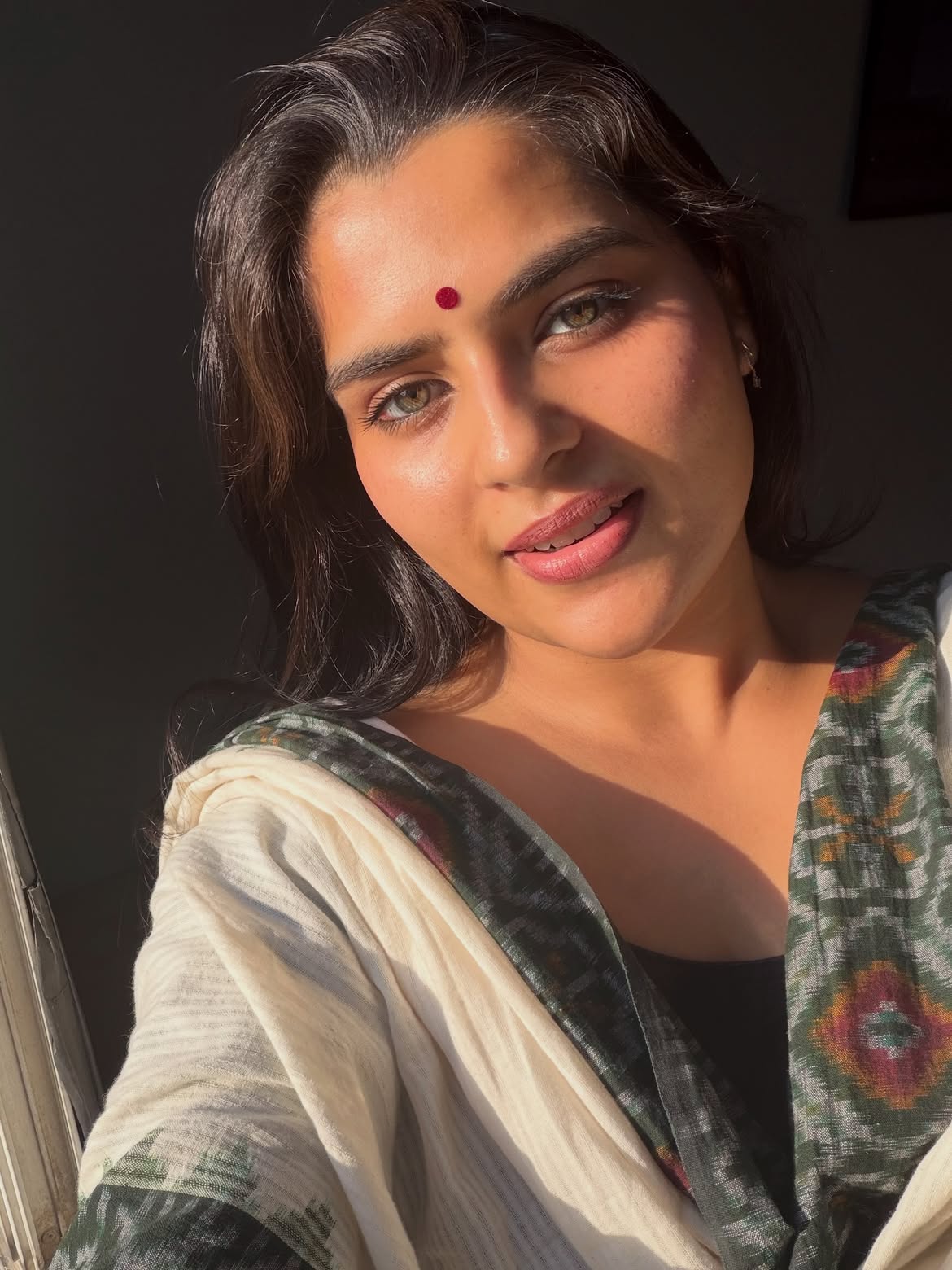 Kavya Kalyanrams Stunning Sunlit Selfie Showcases Her Natural Beauty Kavya Kalyanrams Stunning Sunlit Selfie Showcases Her Natural Beauty