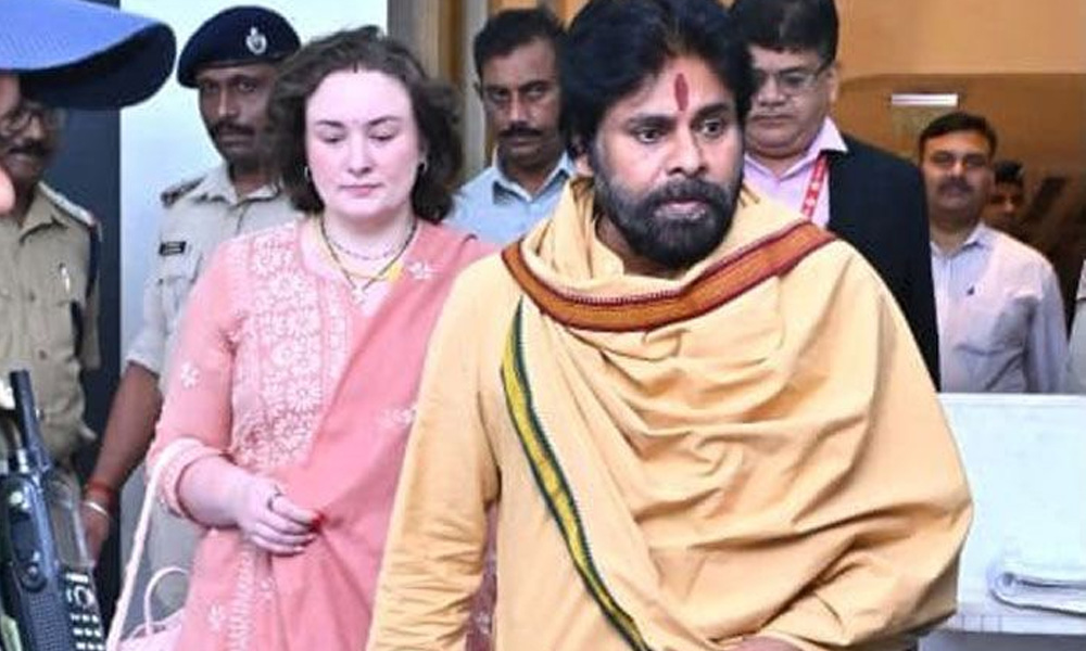 భుజం గాయానికి ఆపరేషన్… పవన్ కళ్యాణ్ కు 3 గంటల సర్జరీ..కానీ?
