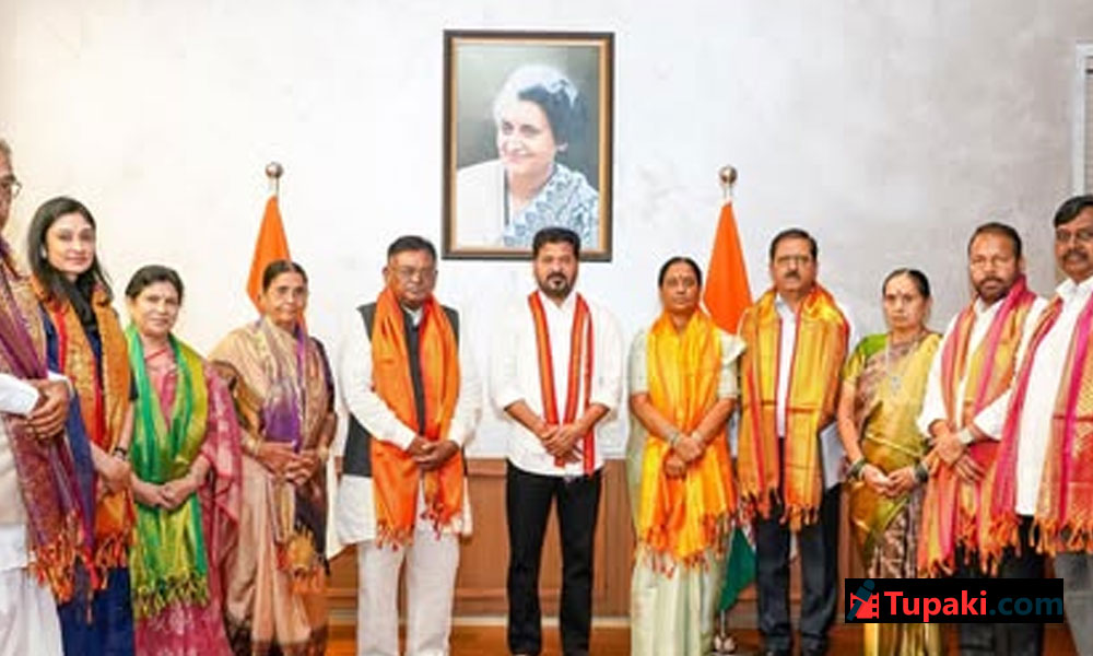 వివాదాలు పక్కనపెట్టి మెగాస్టార్ సతీమణి సురేఖ ప్రమాణ స్వీకారం