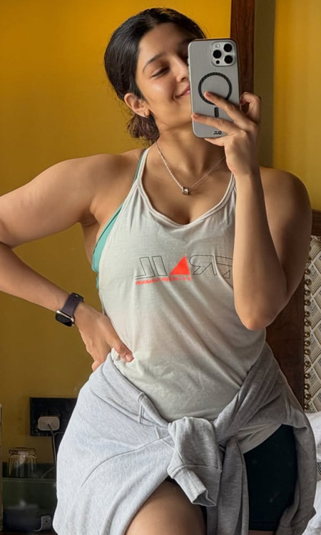 Fitness Queen Ritika Singh Casual Sporty Avatar