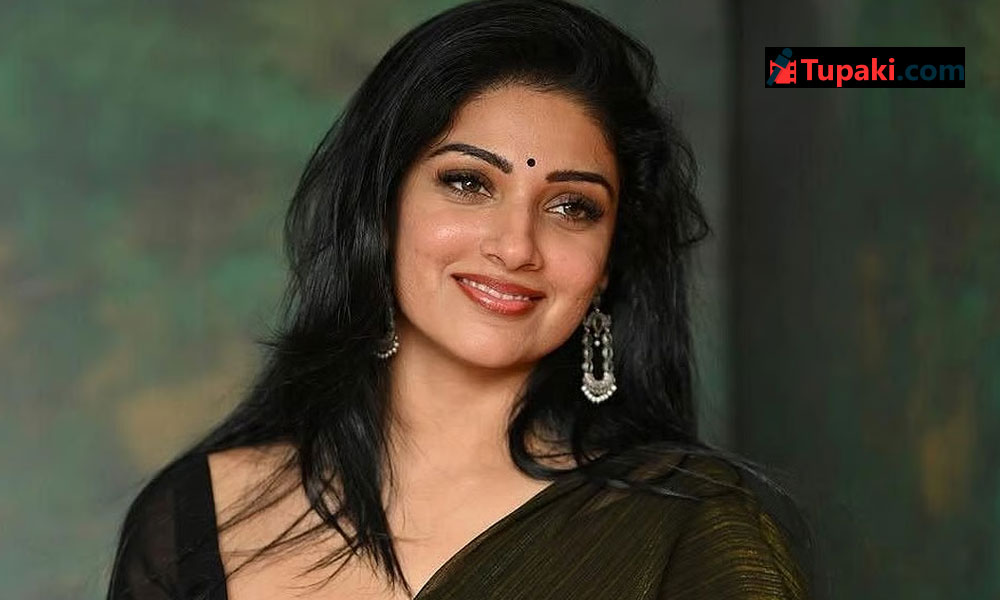 హీరోయిన్ నెంబర్ కావాలంటూ వెంటపడ్డ ఫ్యాన్