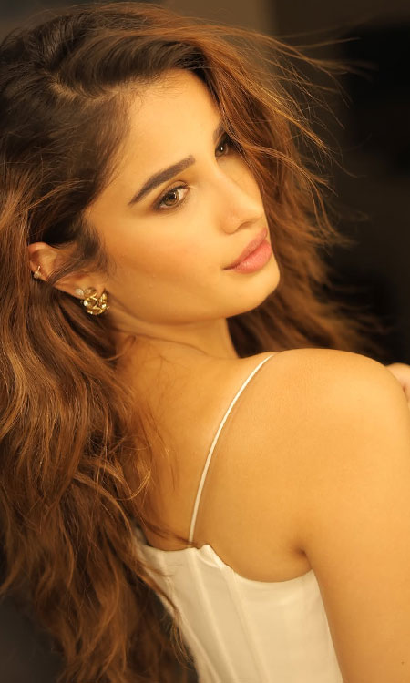 Rasha Thadani Radiates Grace And Charm