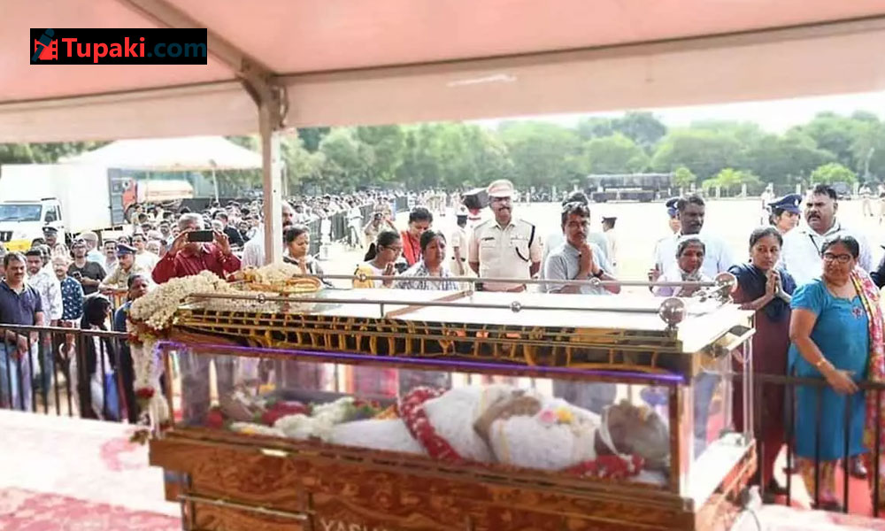 మ‌న‌వ‌రాలి చేతుల మీదుగా.. నింగి కేగిన జాన‌క‌మ్మ‌!