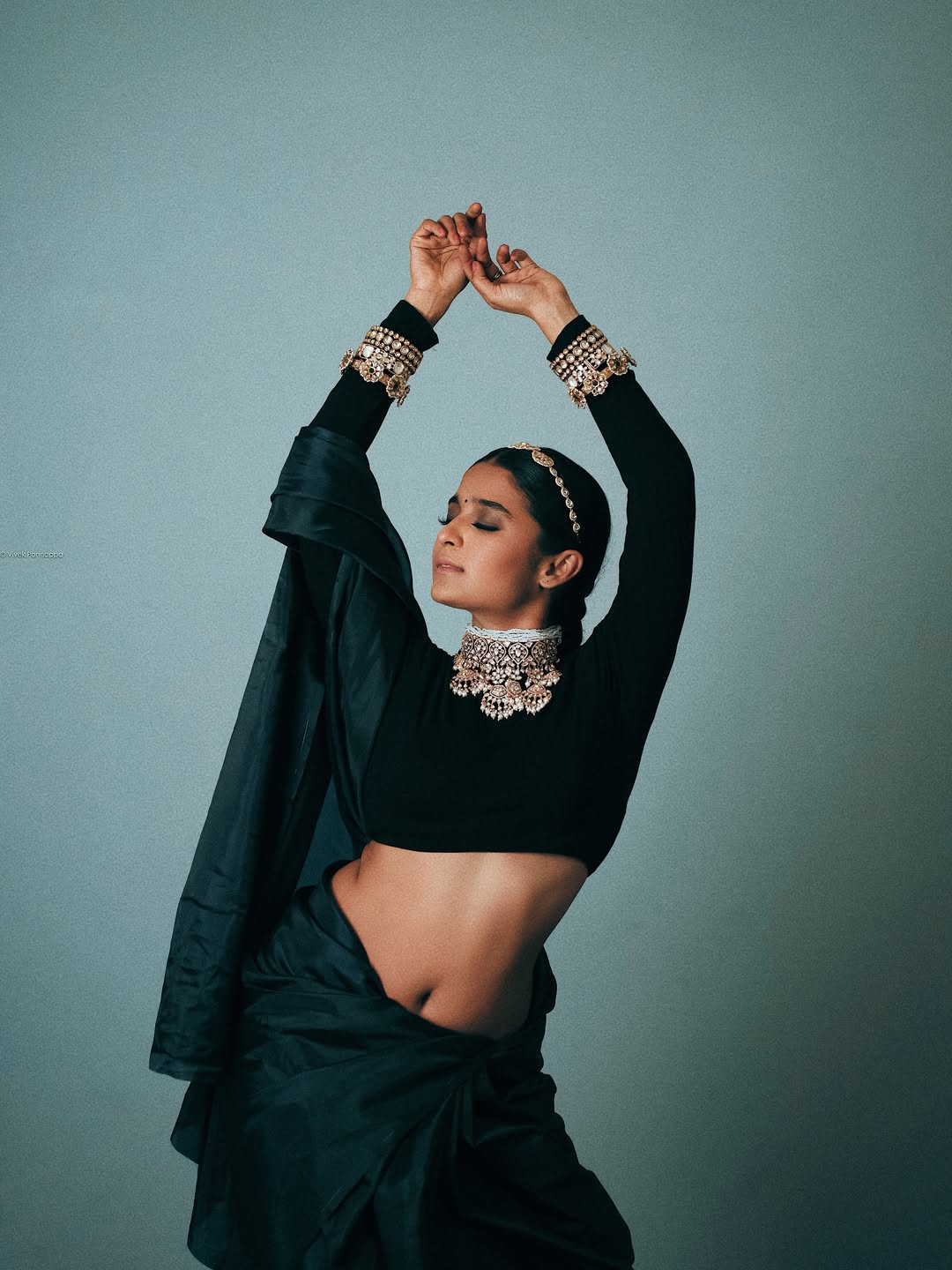 Chaithra J Achar’s Elegant Black Look Celebrates Her Cultural Pride