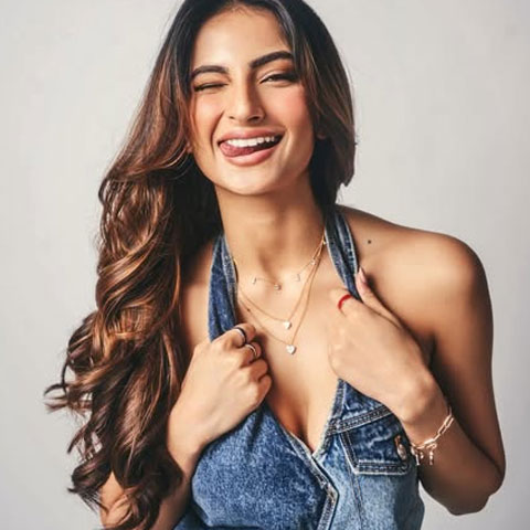 Palak Tiwari’s Playful Charm: From Music Videos to Bollywood Success