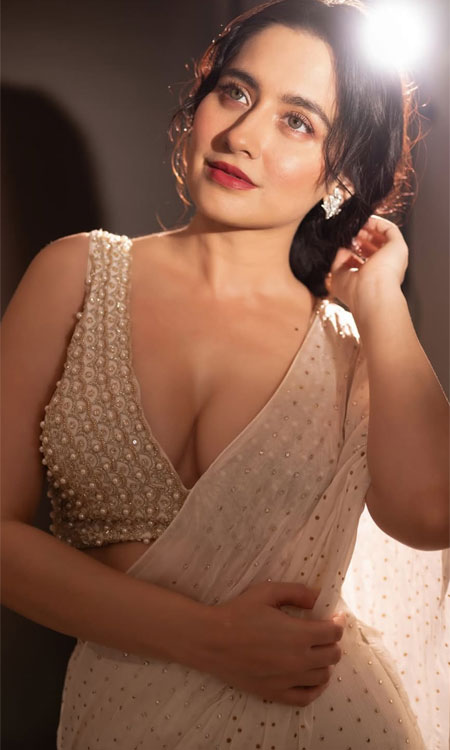 Sanjeeda Shaikh Defines Classic Elegance