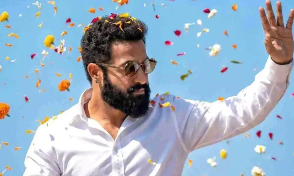 తారక్ చెక్ పెట్టాల్సిందేనా? లేకుంటే ఎక్కడా ఆగేలా లేదు!