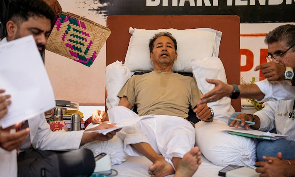 ఎవరీ సోనమ్ వాంగ్ చుక్.. ఆయన బ్యాక్ గ్రౌండ్ ఏంటి? ఎందుకు ఆమరణ దీక్ష చేస్తున్నారు?