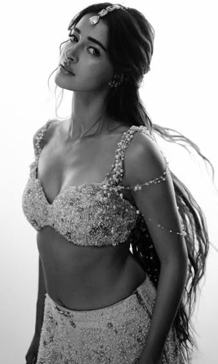 Ananya Panday Exudes Ethereal Monochromatic Grace in Regal Ethnic Wear