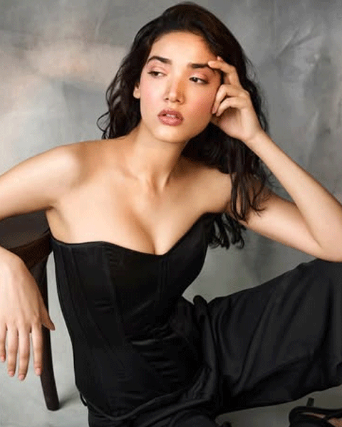 Medha Shankr’s Striking Black Corset Photoshoot