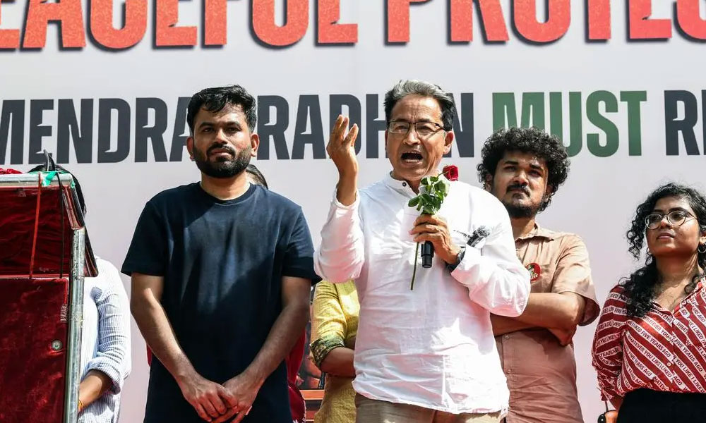 దేశంలో రెండో స్వాతంత్ర స‌మ‌రం త‌ప్ప‌దు: సోన‌మ్‌