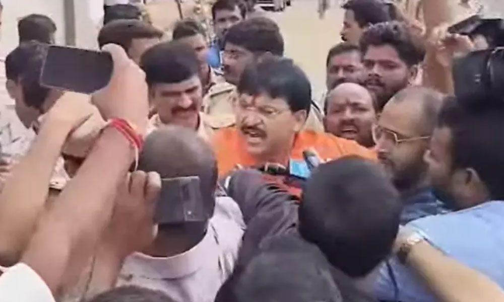 తులం బంగారం పంచాయితీ: కాంగ్రెస్ నేతలకు మెడ మీద ముప్పు తెచ్చిన ఎమ్మెల్యే రాకేశ్ రెడ్డి వ్యాఖ్యలు