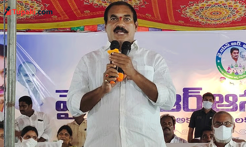 కలిసికట్టుగా కాపులు.. విజయవాడలో భారీ సభ..! ఏం జరుగుతోంది? కలిసికట్టుగా కాపులు.. విజయవాడలో భారీ సభ..! ఏం జరుగుతోంది?