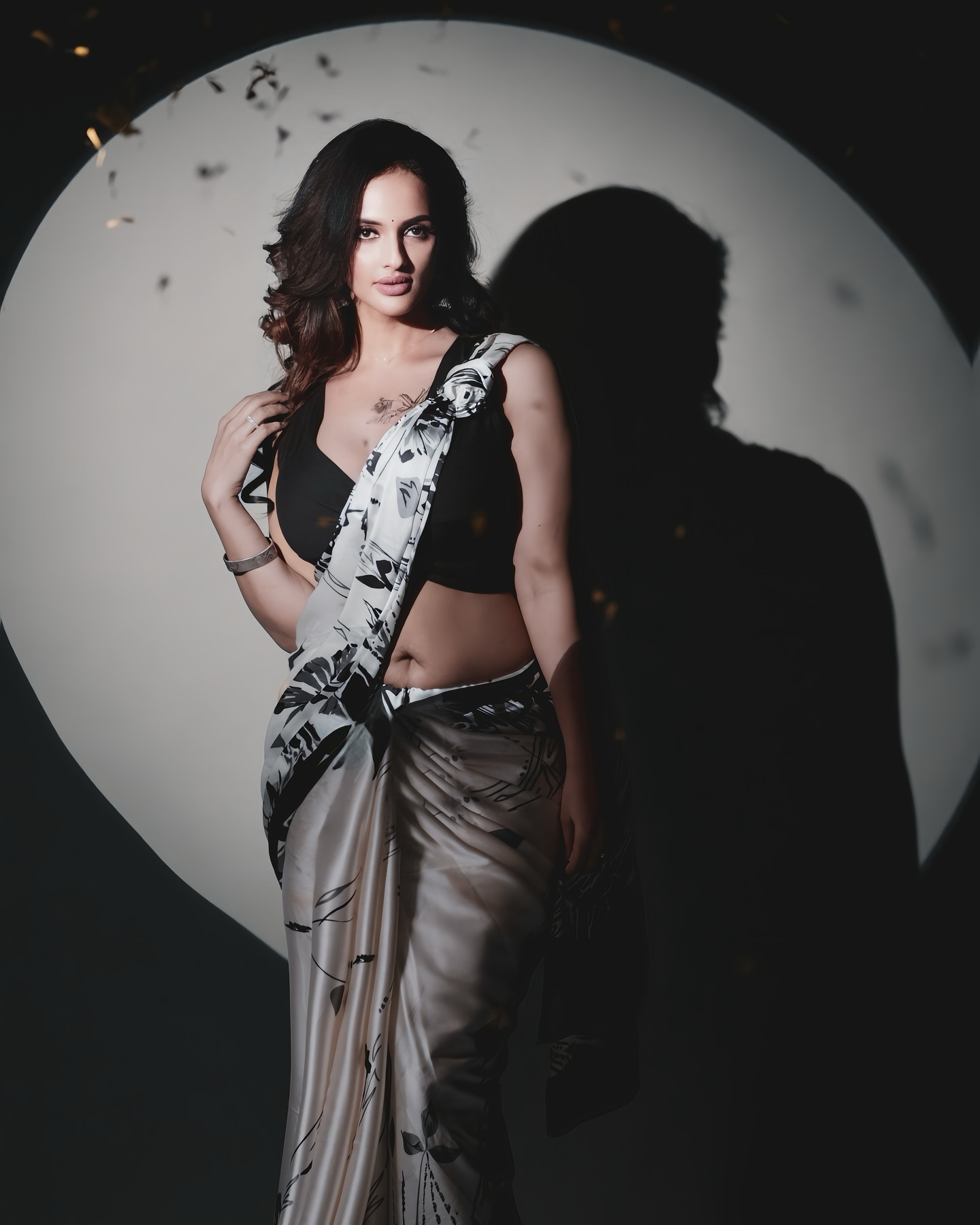 Bold and Beautiful: Jyoti Poorvaj Shines in Saree and on Screen