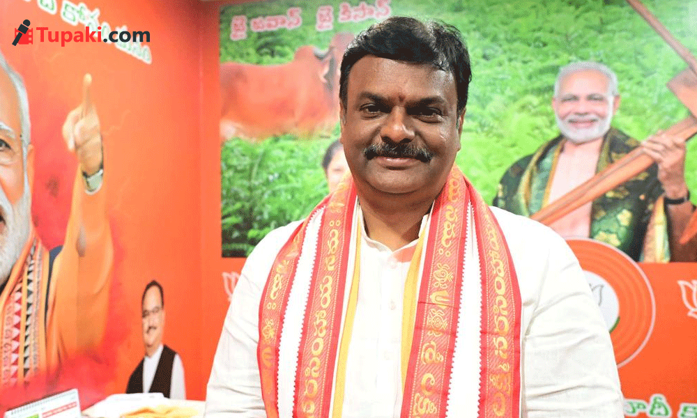 బీజేపీ ప్రెసిడెంట్ కి సొంత సీటు లేదా...మరి ఎలా ? బీజేపీ ప్రెసిడెంట్ కి సొంత సీటు లేదా...మరి ఎలా ?