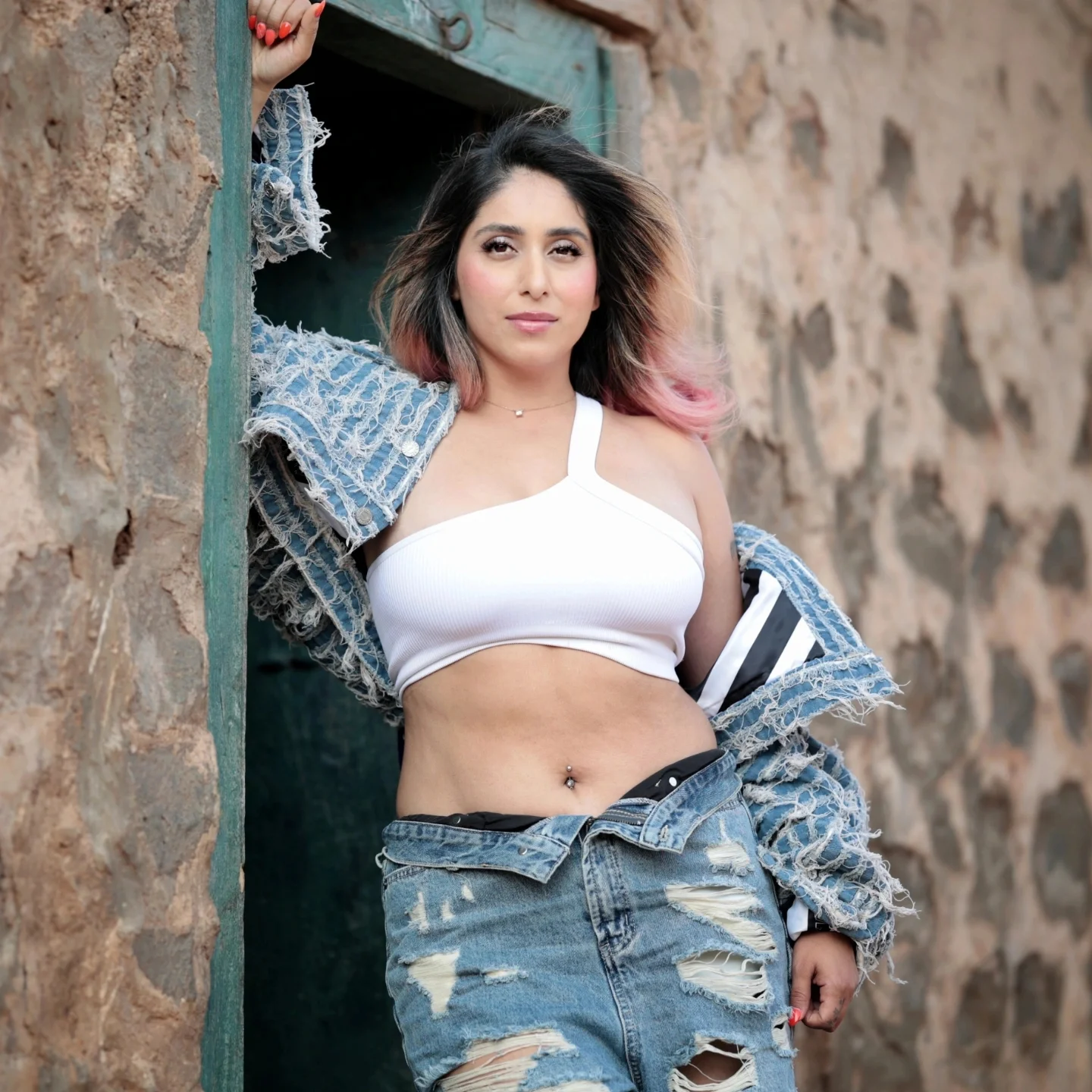 Neha Bhasin’s Edgy Glam: From Viva to Playback Queen