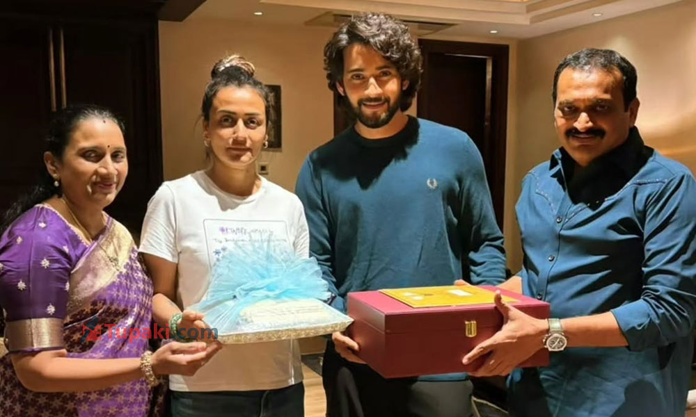 ఈ దృశ్యం చూసి జై బాబు- జై బండ్ల అంటూ ఫ్యాన్స్ ర‌చ్చ‌!