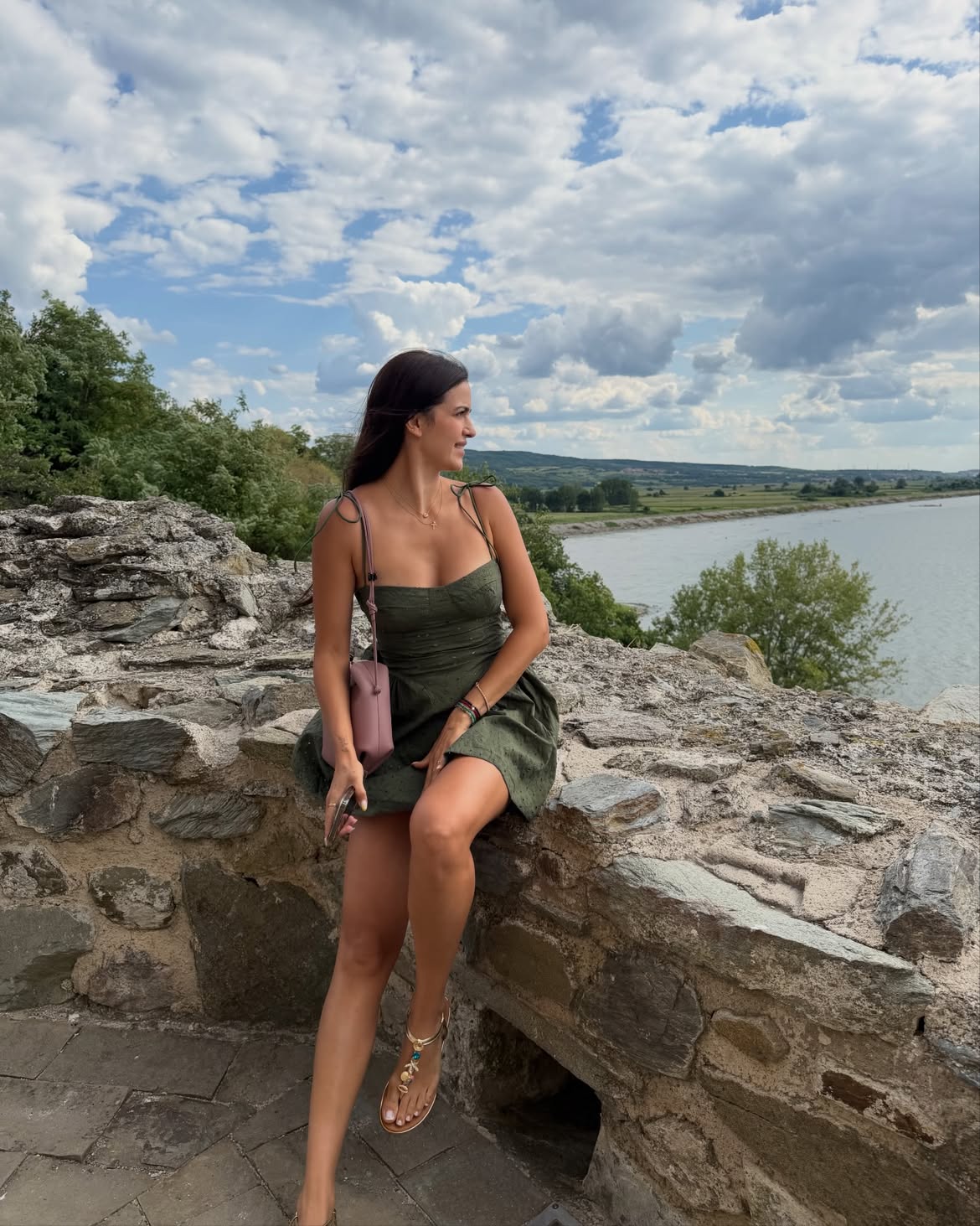 Natasa Stankovics Chic Travel Style and Natural Charm Win Hearts