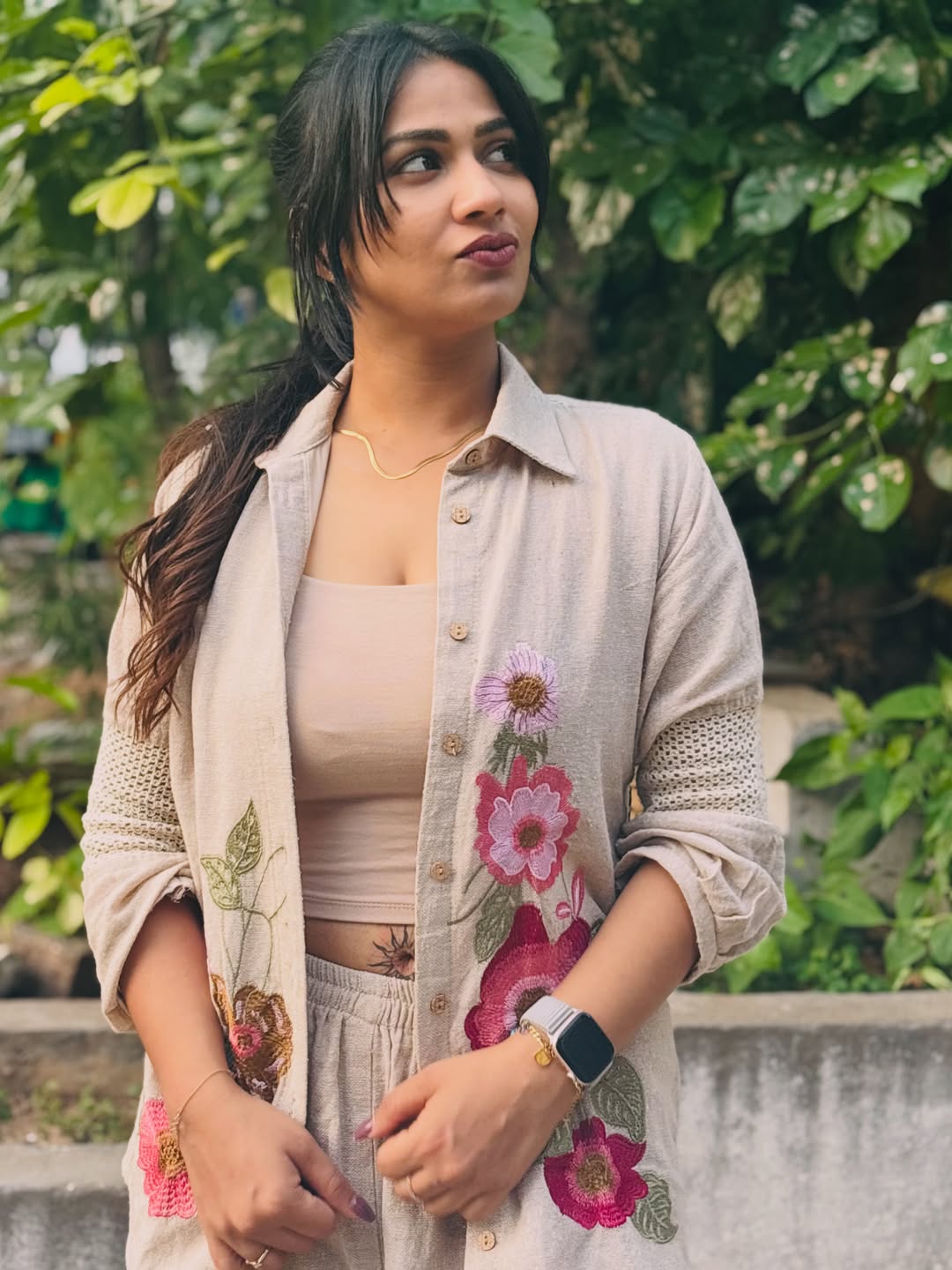 Inaya Sulthana Turns Heads in Stylish Beige Outfit and Fun Photos