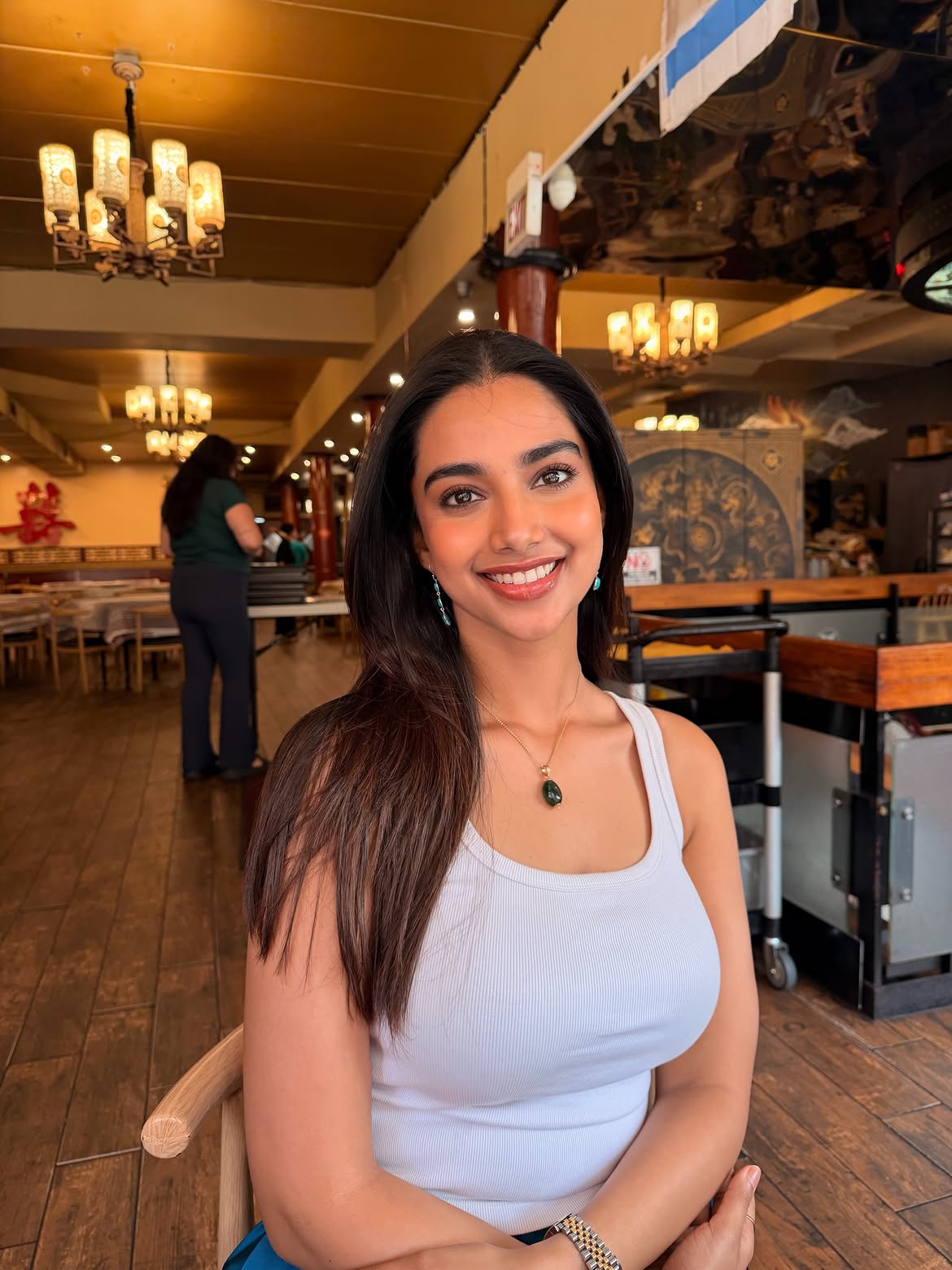 Meenakshi Chaudharys Stylish Chicago Vacation Sparks Buzz