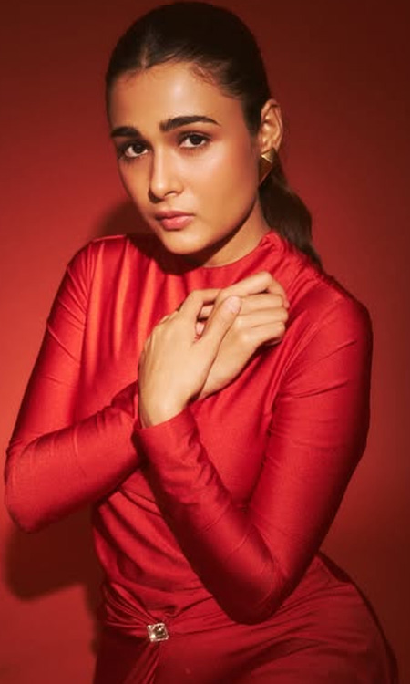Shalini Pandey Stuns in Bold Red Monochromes