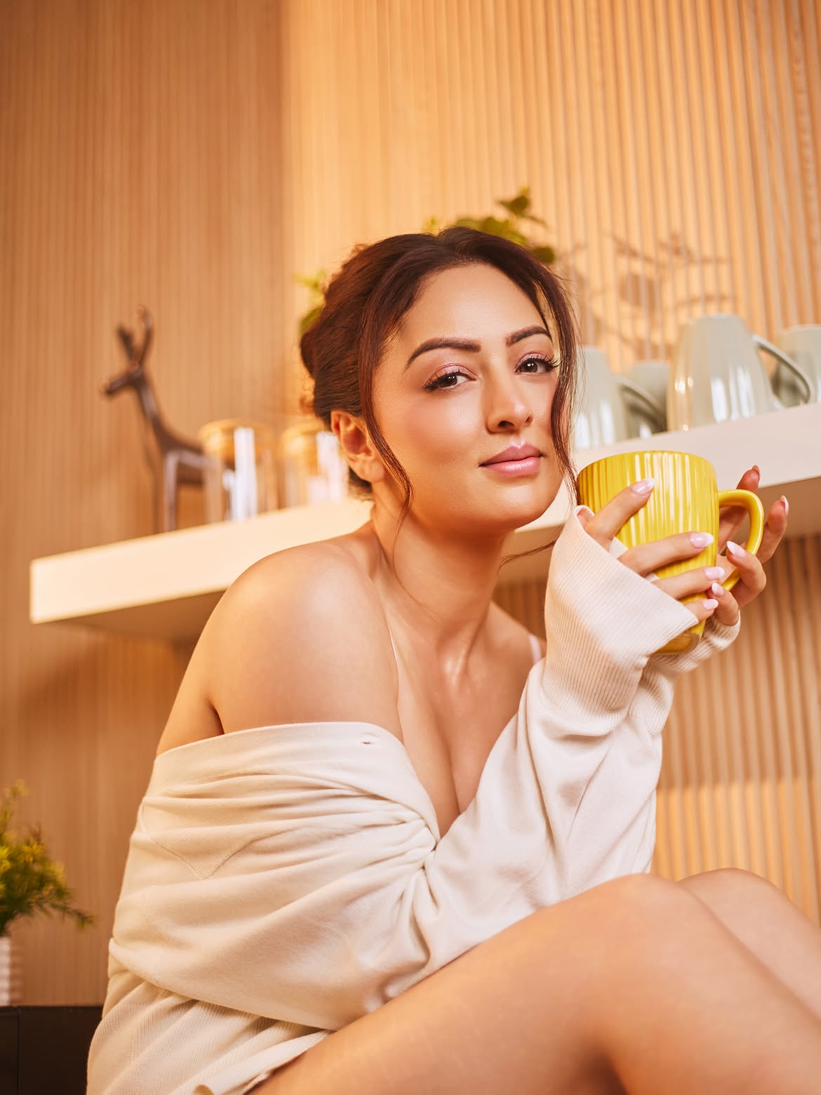 Sandeepa Dhars Effortless Beauty Create a Perfect Vibe