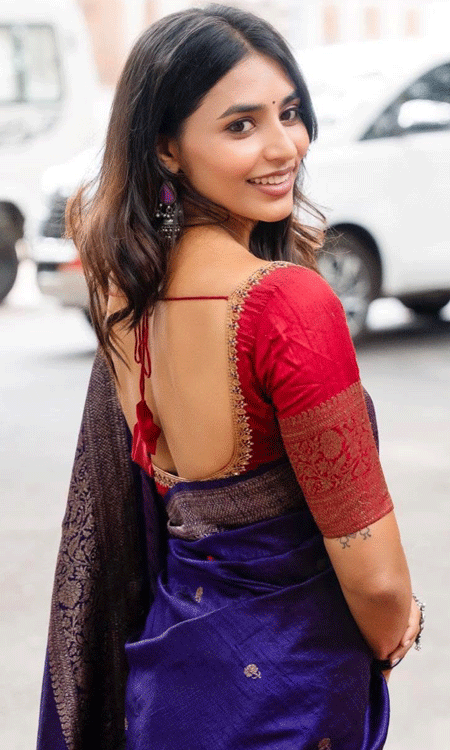 Sapthami Gowda Stuns in Elegant Purple Saree, Fans Love Her Traditional Look