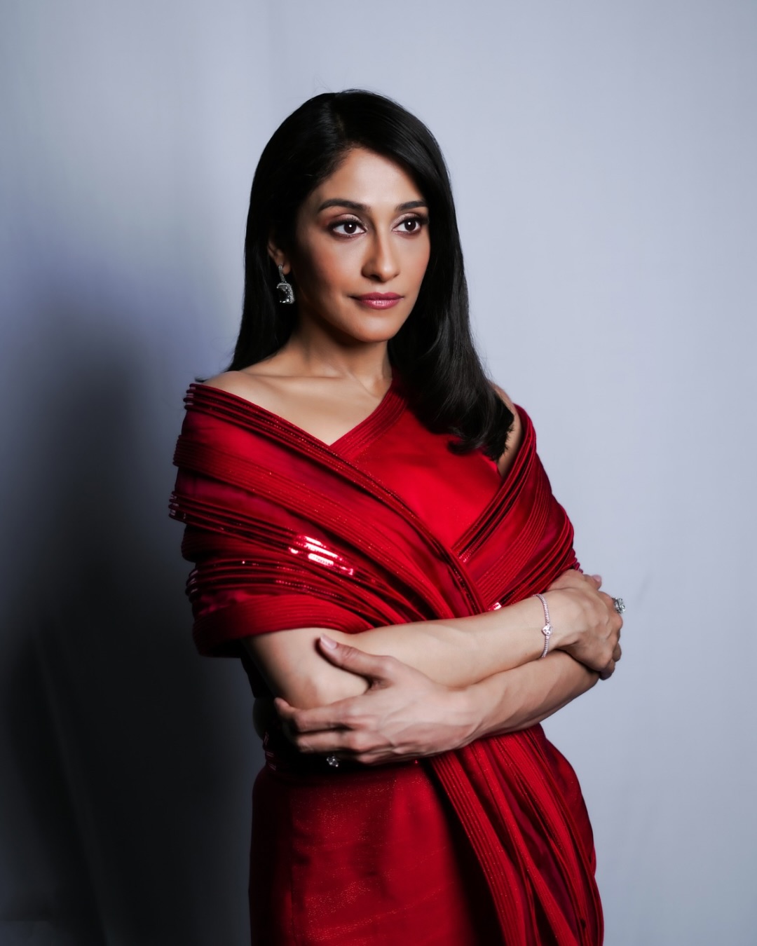 Regina Cassandra’s Stunning Red Ensemble