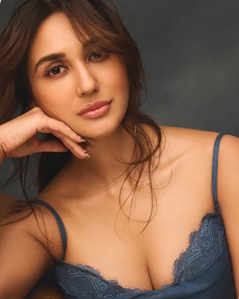 Nikita Dutta’s Sultry Charm Shines in Mesmerizing New Photos